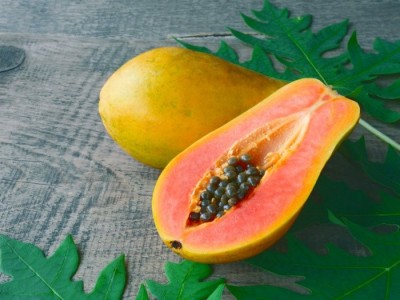 Ce se întâmplă în organismul tău dacă consumi papaya, fructul ”îngerilor”