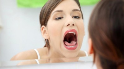 Cum să combați durerile în gât. Cele mai eficiente remedii naturiste