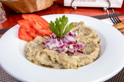Cum să gătești cea mai bună salată de vinete! Beneficiile acestora pentru sănătatea ta