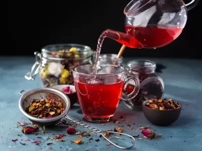 Cum să-ți detoxifiezi organismul cu ajutorul ceaiurilor