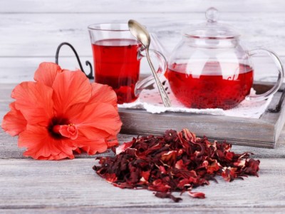 De ce ar trebui să bei ceai de hibiscus! Efectele se vor vedea imediat