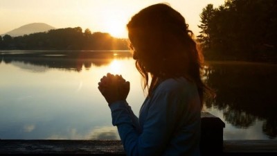Rugăciunea pe care trebuie să o rostești în fiecare marți ca să scapi de necazuri