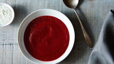 Supă cremă de sfeclă roșie și cartofi