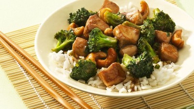 Ușor de gătit și delicios - pui la cuptor cu susan, broccoli și lămâie