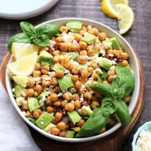 Cele mai bune salate cu avocado pe care să le încerci