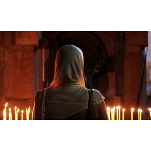 Rugăciunea pe care trebuie să o rostești pentru a scăpa de durerile de cap. E un antidot împotriva deochiului