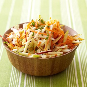 Salată de gulii și mere, cea mai bună combinație