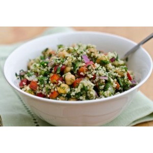 Simplu și rapid de gătit: salată cu bulgur și legume