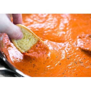 Supa cremă de ardei copți, un preparat ideal pentru zilele de vară